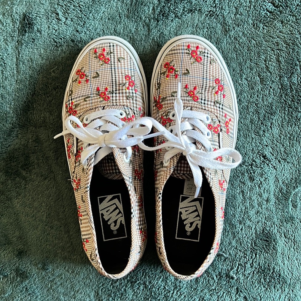 Floral/Plaid Authentic Vans 👟
